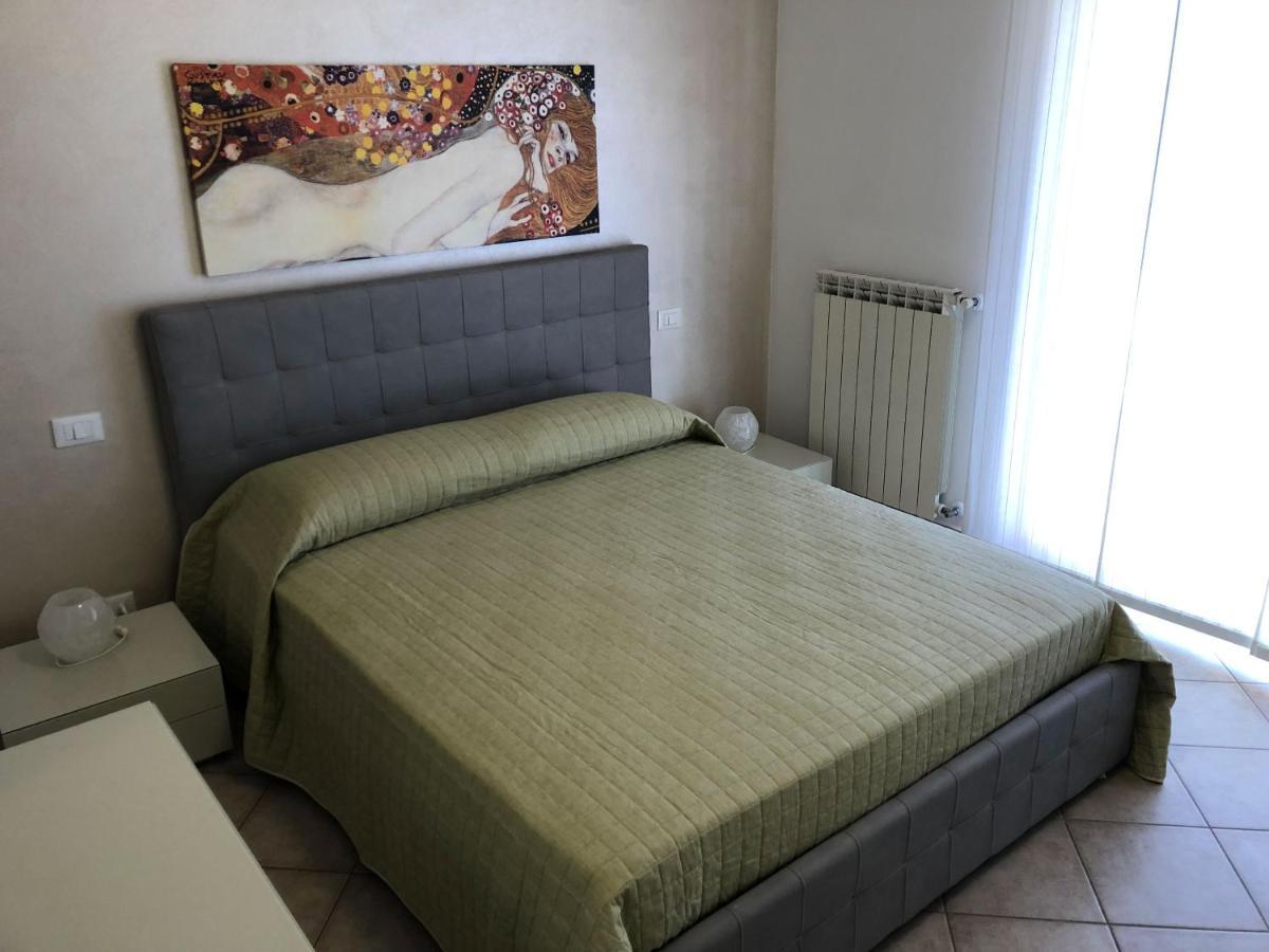 Casa Vacanze Sunflower Carrara Bagian luar foto