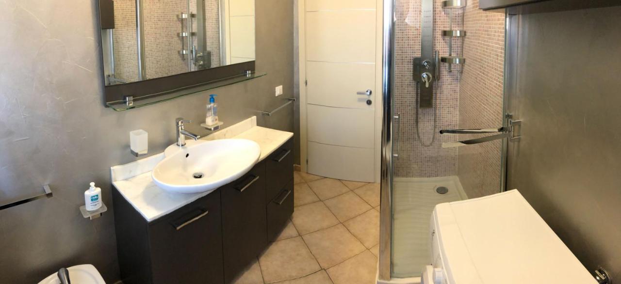 Casa Vacanze Sunflower Carrara Bagian luar foto