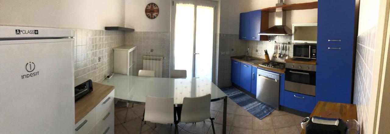Casa Vacanze Sunflower Carrara Bagian luar foto