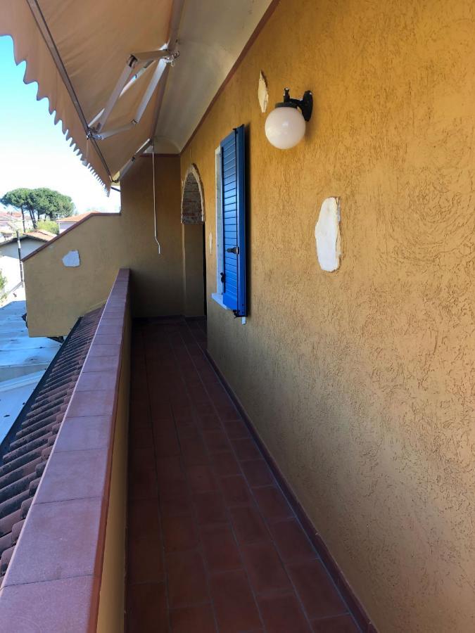 Casa Vacanze Sunflower Carrara Bagian luar foto