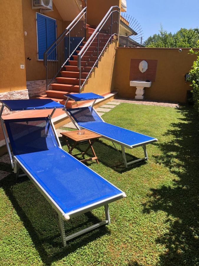 Casa Vacanze Sunflower Carrara Bagian luar foto